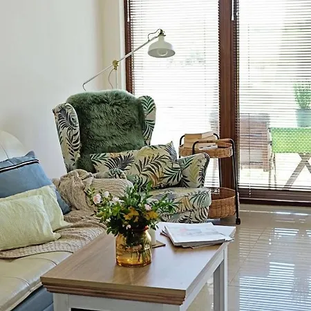 Lighthouse Golf Private - And Blue Holiday home *