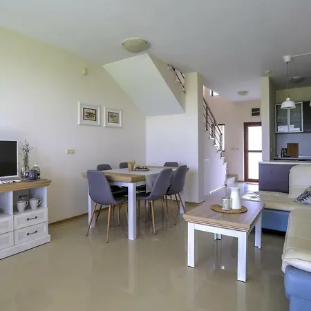 Lighthouse Golf Private - And Blue Holiday home