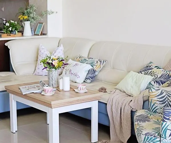 Lighthouse Golf Private - And Blue *