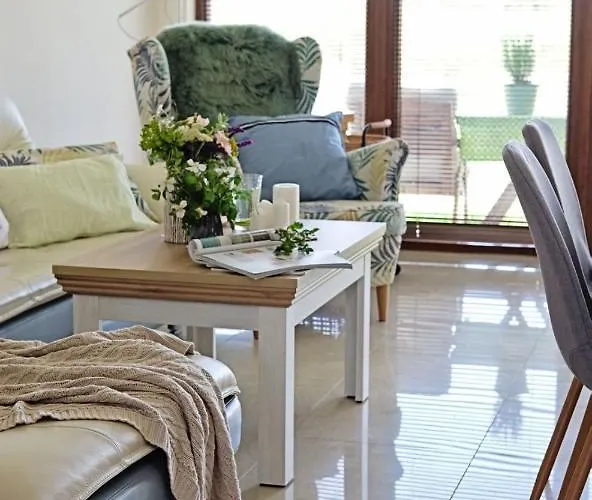 Lighthouse Golf Private - And Blue Holiday home *