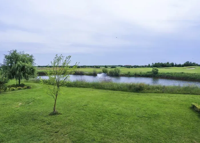 Lighthouse Golf Private - And Blue *