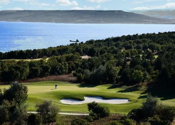 Lighthouse Golf Private - And Blue *